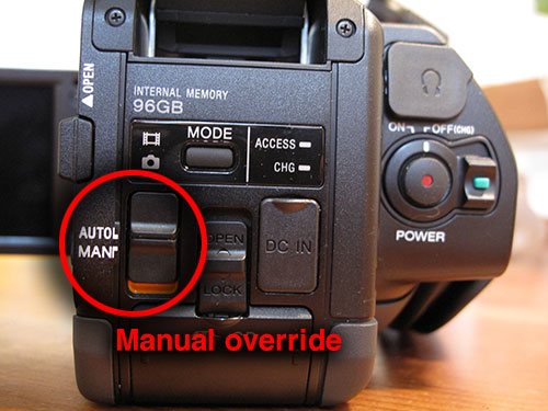 Change to manual override to adjust iris